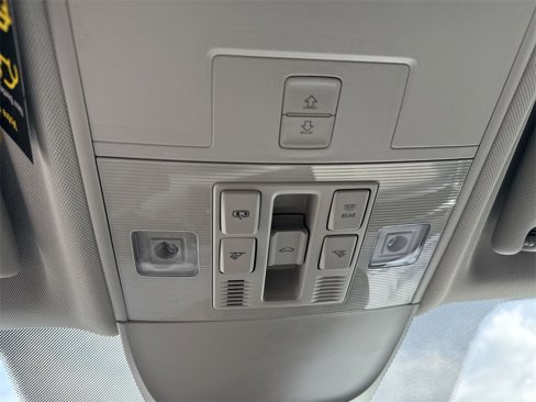 New 2025 Volkswagen Taos SE image 12