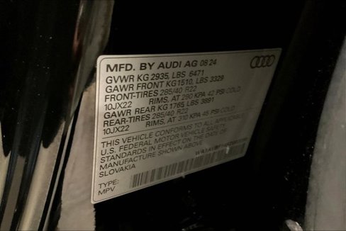 Certified 2025 Audi Q8 Premium image 35