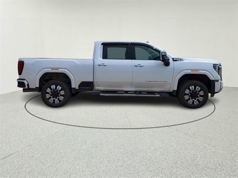 Used 2024 GMC Sierra 3500 Denali w/ Technology Package image 2