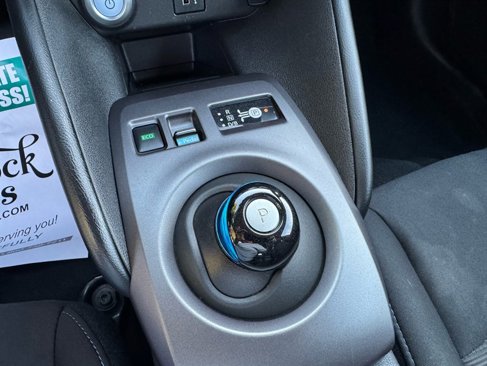 Used 2022 Nissan Leaf S image 17
