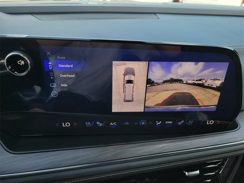 New 2025 Chevrolet Suburban Premier image 18
