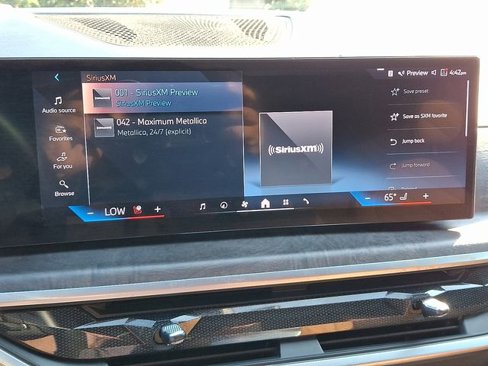 Used 2024 BMW X7 xDrive40i w/ M Sport Package image 24
