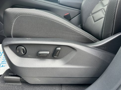 New 2025 Volkswagen Atlas Cross Sport SE image 30