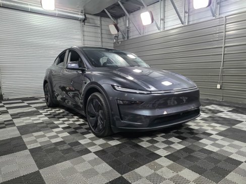 Used 2026 Tesla Model Y Long Range image 4