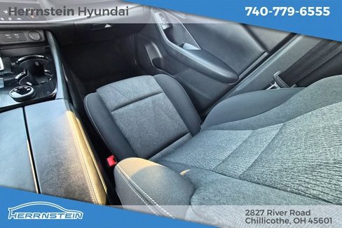 Used 2024 Nissan Rogue SV image 15
