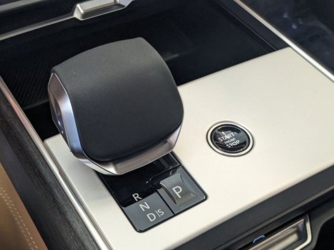New 2025 Land Rover Range Rover Autobiography image 17
