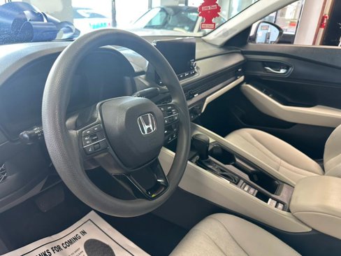Used 2023 Honda Accord EX image 20