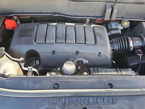 Used 2011 Chevrolet Traverse LT image 23