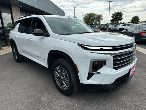 Used 2025 Chevrolet Traverse LT image 9