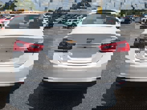 Used 2024 Chevrolet Malibu LT image 5