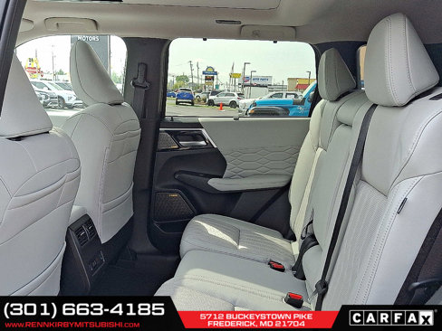 New 2025 Mitsubishi Outlander AWD image 11