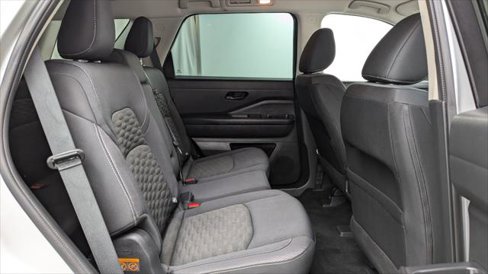 Used 2025 Nissan Pathfinder SV image 19