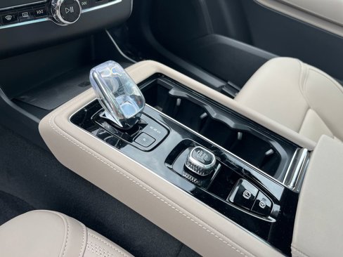 New 2026 Volvo XC90 B6 Plus w/ Protection Package Premier image 29