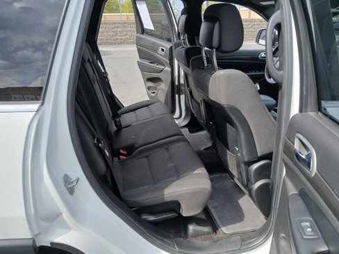 Used 2018 Jeep Grand Cherokee Laredo image 22