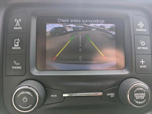 Used 2018 Jeep Compass Latitude image 12