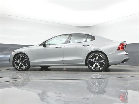 Used 2025 Volvo S60 B5 Plus w/ Protection Package Premier image 39