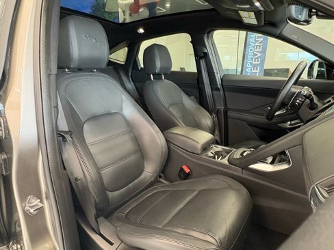 Used 2022 Jaguar E-PACE SE image 22