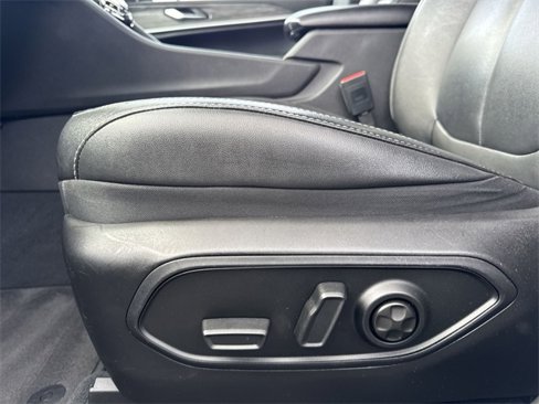 Used 2023 Jeep Grand Cherokee Limited image 12