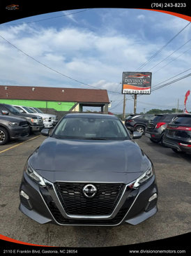 Used 2021 Nissan Altima 2.5 SV image 2