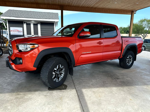 Used 2017 Toyota Tacoma TRD Off-Road image 5