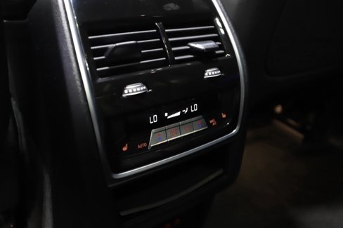 Used 2023 BMW X7 xDrive40i w/ Premium Package image 38