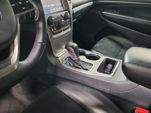 Used 2018 Jeep Grand Cherokee Altitude image 26