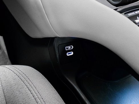 Certified 2024 Honda HR-V LX image 35