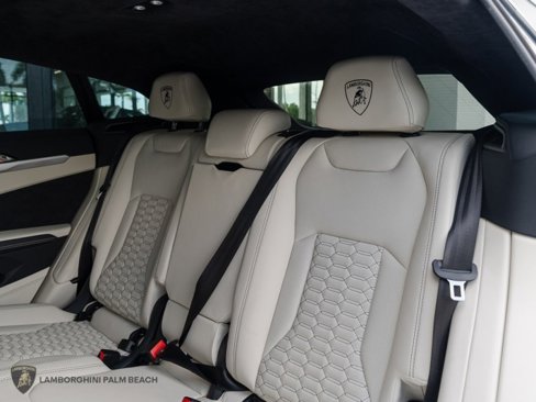 Used 2021 Lamborghini Urus image 38
