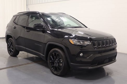 New 2025 Jeep Compass Latitude image 2