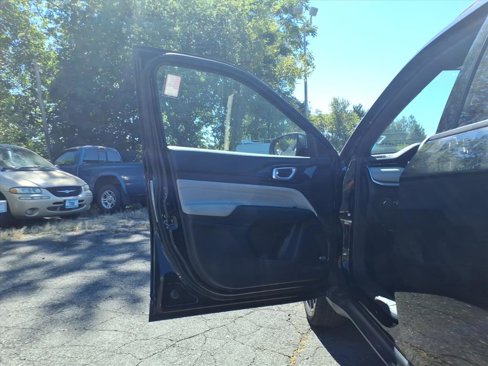 Certified 2024 Jeep Compass Limited w/ Sun and Sound Group image 12