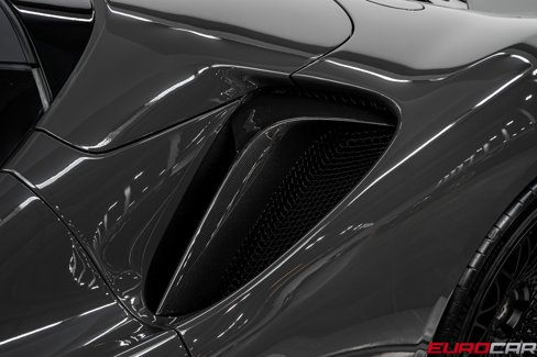 Used 2024 Ferrari SF90 Spider image 21