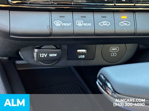 Certified 2025 Hyundai Elantra Sport image 37
