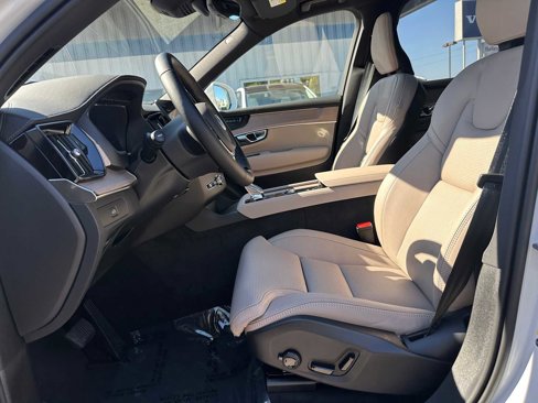 New 2026 Volvo XC90 B6 Ultra image 20