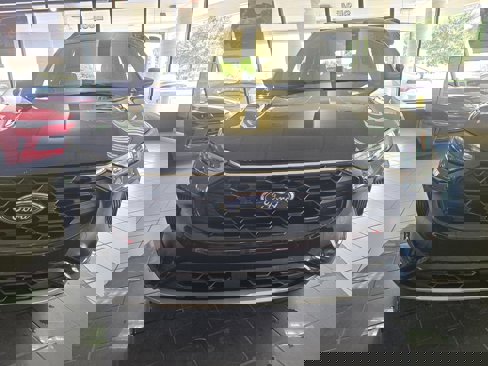 Used 2023 Ford Escape ST-Line image 2