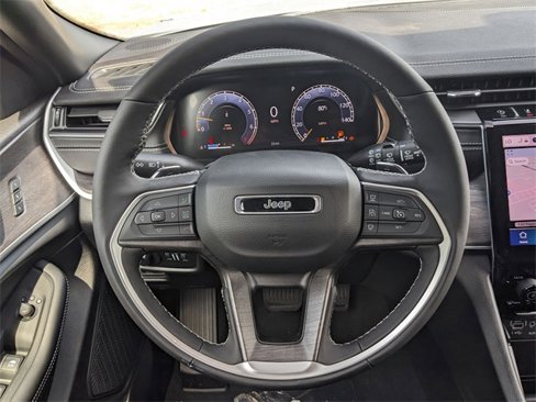 New 2025 Jeep Grand Cherokee L Limited image 17