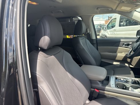 New 2026 Kia Carnival EX image 18