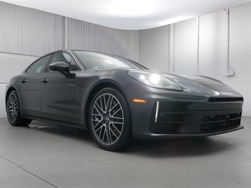New 2025 Porsche Panamera 4 image 9