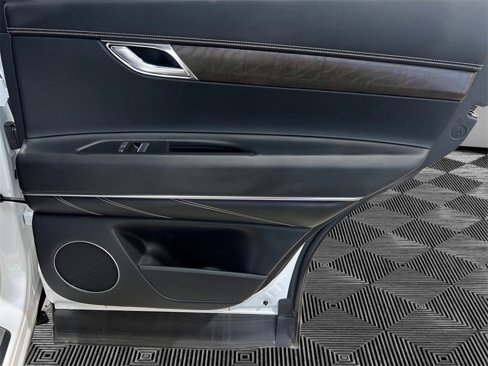 Used 2024 Genesis GV80 3.5T image 17