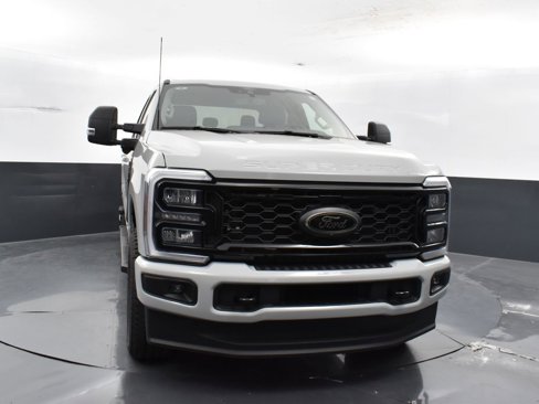 New 2025 Ford F350 XLT image 3