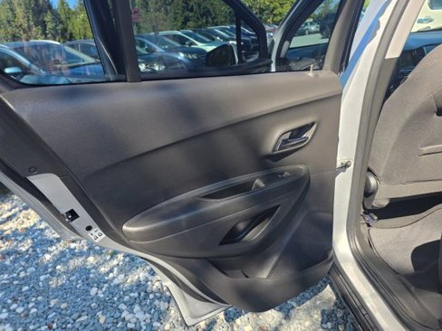 Used 2019 Chevrolet Trax LS image 15