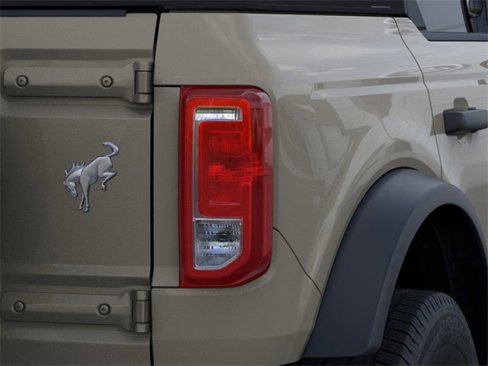 New 2025 Ford Bronco 4-Door image 23