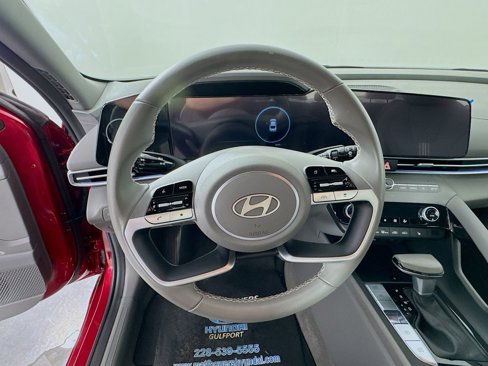 Certified 2025 Hyundai Elantra SEL image 11