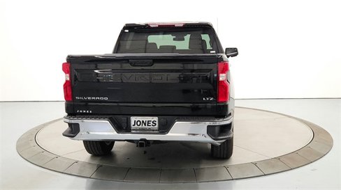 Used 2025 Chevrolet Silverado 1500 LTZ image 7