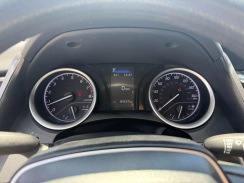 Used 2022 Toyota Camry LE image 20