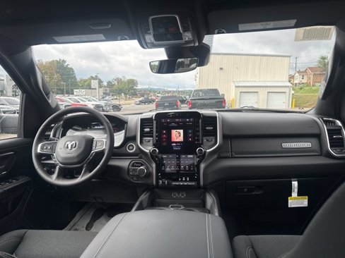 New 2026 RAM 1500 4x4 Crew Cab image 12