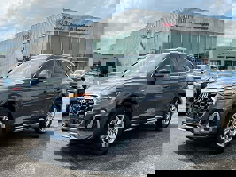 Certified 2022 Audi Q5 2.0T Premium w/ Convenience Package image 1