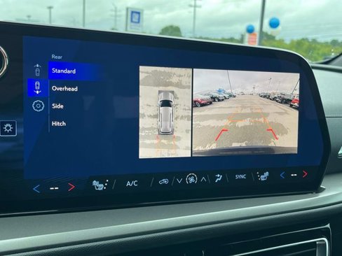 New 2026 Chevrolet Traverse LT w/ Enhanced Driving Package image 29