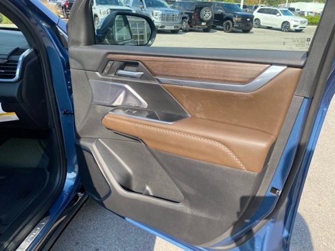 New 2026 GMC Acadia Denali Ultimate w/ LPO, Floor Liner Package image 58