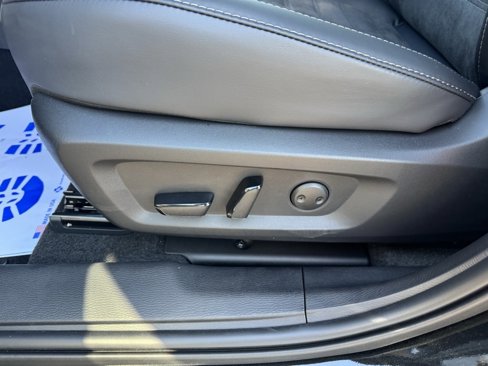 New 2025 Mitsubishi Outlander SE image 11