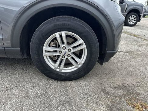 Certified 2022 Ford Explorer XLT image 5